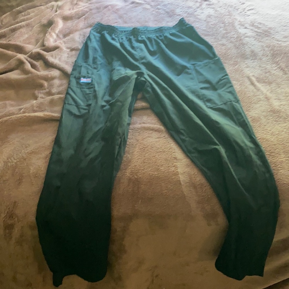 Black scrubs never worn